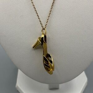 Goldtone High Heel Shoe Pendant Necklace JP428